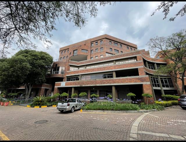 542M² OFFICE TO LET IN PARKTOWN